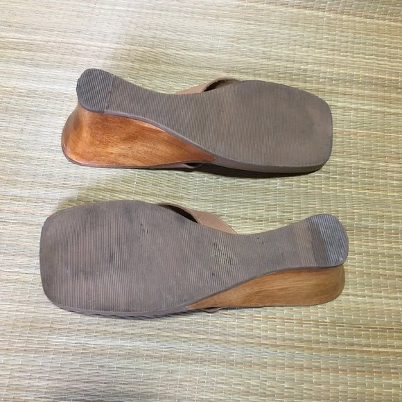Vintage 90s Leather Thong Wedge Sandal - Sand Colour - Size 10 - Picture 5 of 13